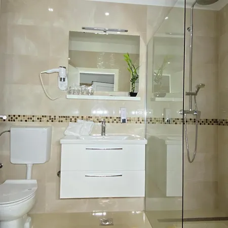 Luxury Marijana Σπλιτ