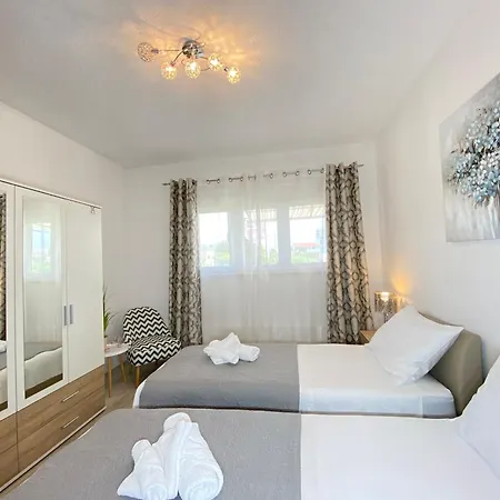 Luxury Marijana سبليت